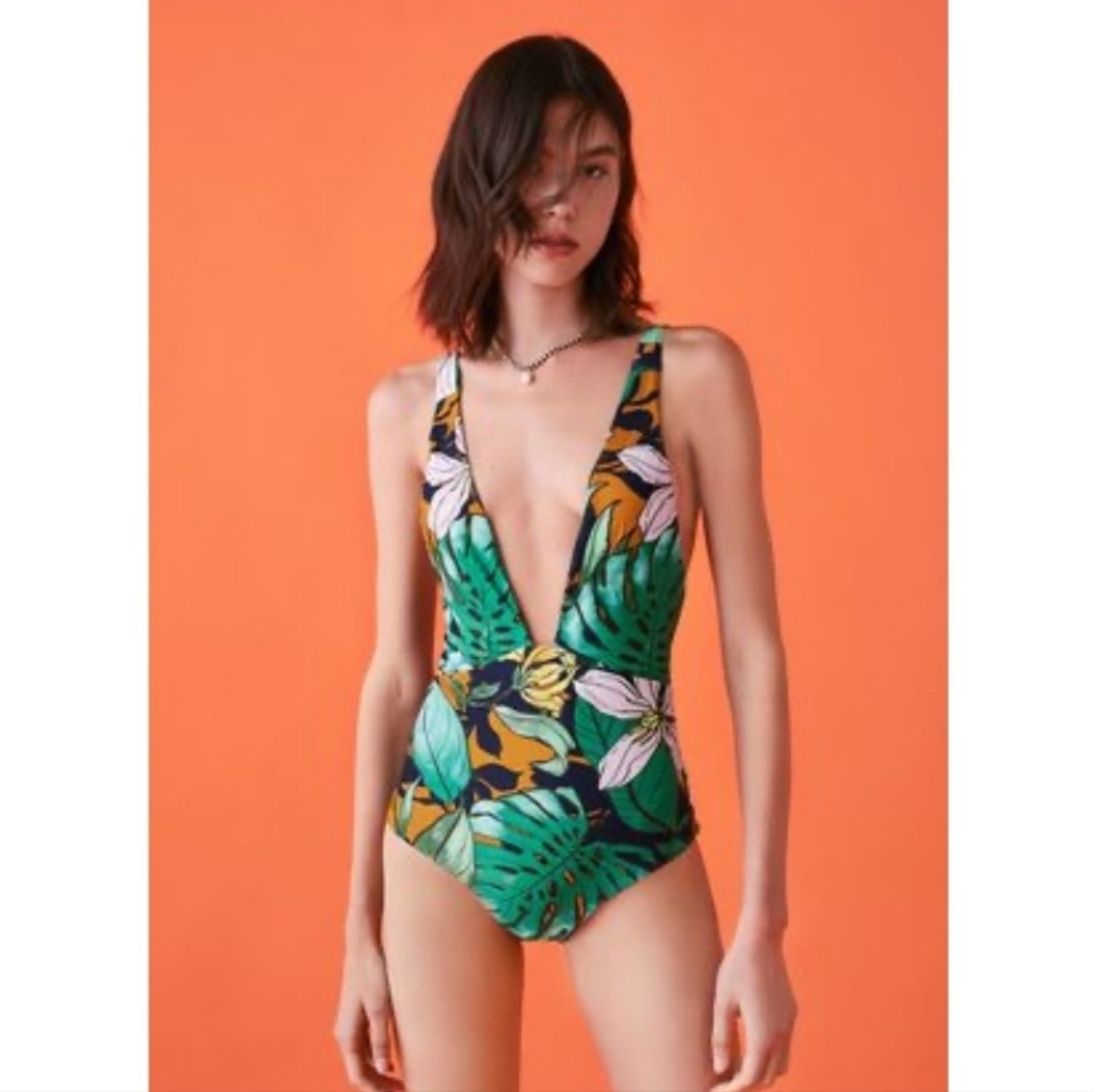 NWOT Zara printed one piece swimsuit